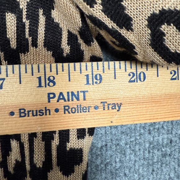 Chico's Size 2 US Large Top Blouse Tan Black Leopard Animal Print Long Sleeves - Picture 8 of 8